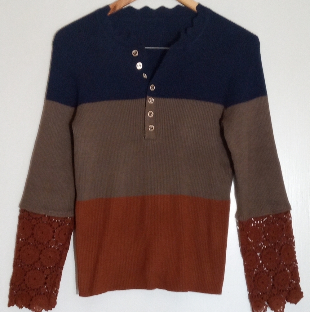 Long Sleeve ribbed color block top with crochet sleeve detail women size medium